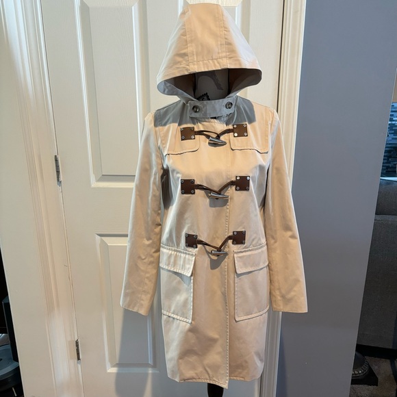 ☔️SALE☔️Michael Kors tan hooded rain coat - Picture 4 of 14